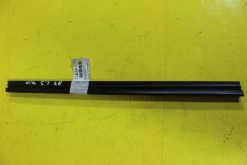 Уплотнитель двери задний левый Skoda Octavia 2014