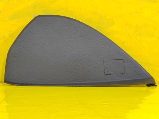 Запчасть накладка торпедо торцевая левая Skoda Octavia 2018