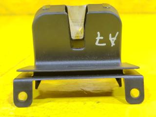 Накладка замка багажника задняя Skoda Octavia 2018