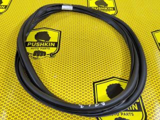 Уплотнитель на проем задний левый Skoda Octavia 2018