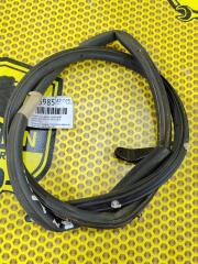 Уплотнитель на проем передний правый Skoda Octavia 2018