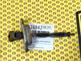 Ограничитель двери задний правый Kia Rio 2 013