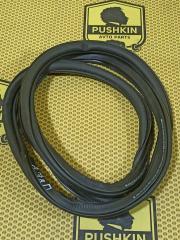 Уплотнитель на проем передний правый Skoda Octavia 2020