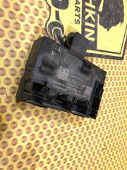 Блок управления двери передний правый Skoda Octavia 2020