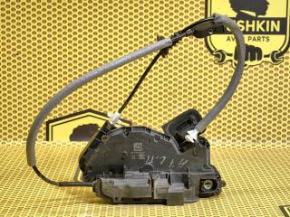 Замок двери передний левый Skoda Octavia 2018