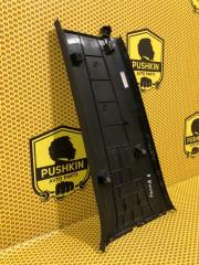 Обшивка стойки центральной нижняя правая Rapid 2018 NH3 CWVA