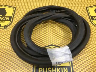 Уплотнитель на проем передний правый Volkswagen Polo