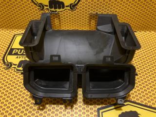 Воздуховод отопителя на торпедо Volkswagen Polo