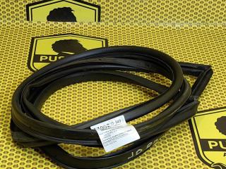 Уплотнитель на дверь передний правый Kia Ceed 2014