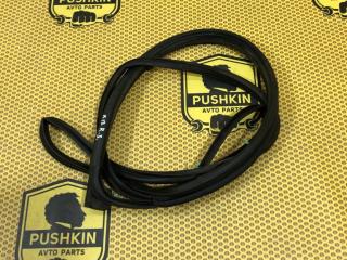 Запчасть уплотнитель на дверь задний правый Nissan Micra