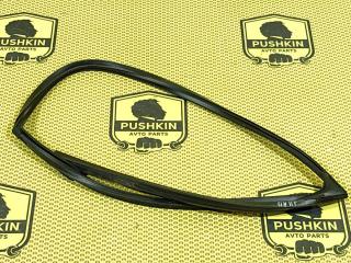 Уплотнитель стекла передний правый Nissan Qashqai 2014