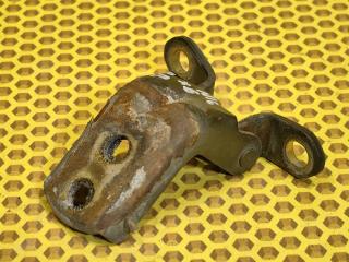 Петля двери Nissan Almera 2004