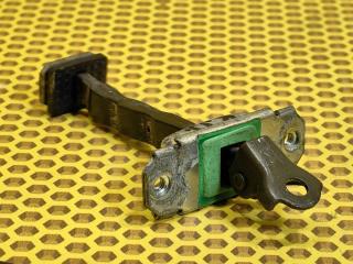 Ограничитель двери передний правый KIA RIO 2020