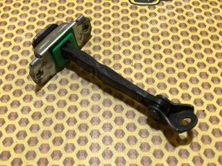 Ограничитель двери передний правый KIA RIO 2019