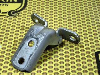 Петля двери передняя правая KIA RIO 2020