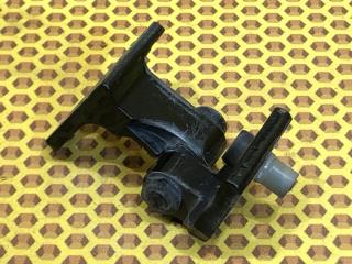 Петля двери задняя левая Volkswagen Golf 2008