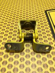 Петля багажника правая Skoda Octavia 2011