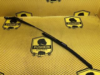 Поводок дворника передний правый Skoda Superb 2017