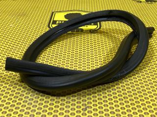 Уплотнитель жабо Volkswagen Polo 2018