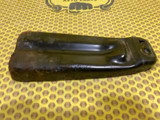 Кронштейн защиты двигателя левый Skoda Octavia 2019