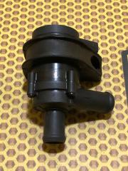 Насос водяной помпа Skoda Octavia 2011