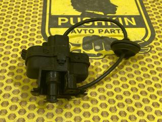 Замок лючка бензобака Volkswagen Tiguan 2011