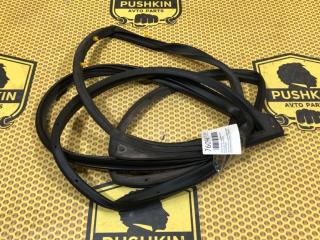 Уплотнитель на дверь передний правый Kia Cerato 2010