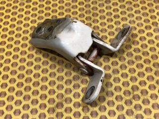 Петля двери передняя нижняя правая Kia Cerato 2010