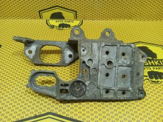 Кронштейн опоры двигателя Nissan Qashqai 2008 Б/У Кронштейн опоры двигателя Nissan Qashqai 2008