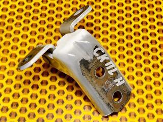 Петля двери передняя нижняя левая Kia Stinger 2018