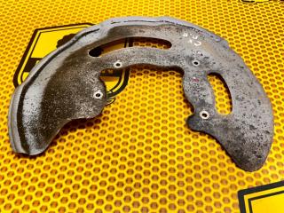 Пыльник тормозного диска передний правый Kia Stinger 2018