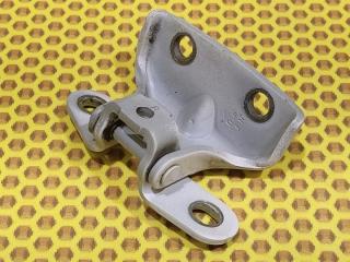 Петля двери передняя нижняя левая Hyundai I40 2012