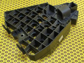 Кронштейн усилителя торпедо Volkswagen Teramont 2018