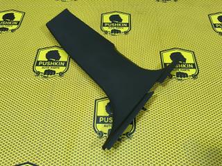 Обшивка стойки центральной нижняя правая Skoda Octavia 2012