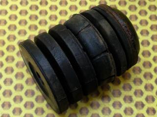 Запчасть подушка кузова передняя правая Nissan Patrol 2013