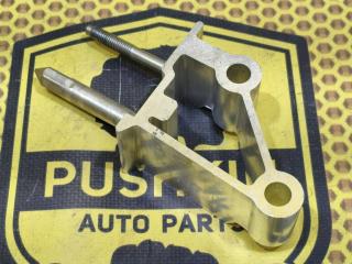 Кронштейн усилителя торпедо правый Skoda Octavia 2012