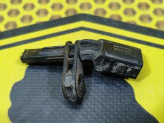 Датчик АБС передний левый Skoda Octavia 2012