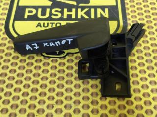 Ручка капота Skoda Octavia 2018