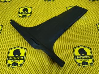 Обшивка стойки центральной нижняя правая Skoda Octavia 2018