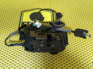 Замок двери передний правый Skoda Octavia 2018