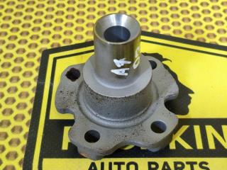 Цапфа задняя правая Skoda Octavia 2018