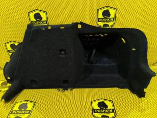 Обшивка багажника боковая нижняя правая Skoda Octavia 2018