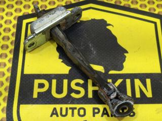 Ограничитель двери передний правый KIA Rio 2017