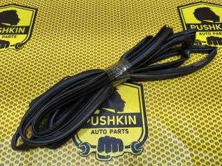 Уплотнитель на дверь передний правый KIA Rio 2017