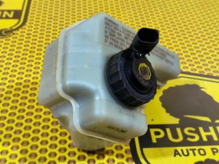 Запчасть бачок гтц Volkswagen Tiguan 2010