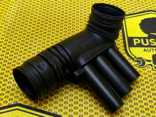 Патрубок воздушного фильтра Skoda Octavia 2018