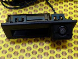 Кнопка открывания багажника задняя Skoda Octavia 2018