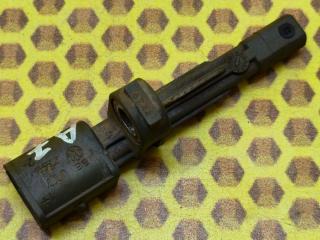 Датчик АБС задний левый Skoda Octavia 2018