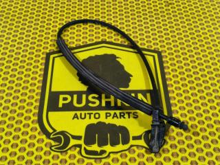 Трос капота Volkswagen Tiguan 2010