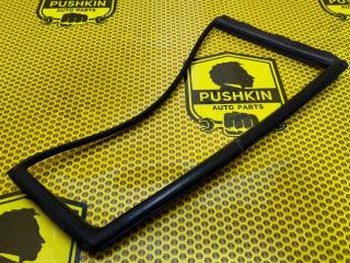 Запчасть уплотнитель форточки задний правый Nissan Patrol 2013